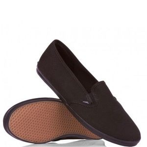 Van’s Zoey Slip-On Skate Sneaker Women’s Sz. 9.5 New in Box